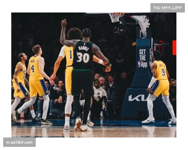 里夫斯复出后场均28分已成湖人第二得分核心